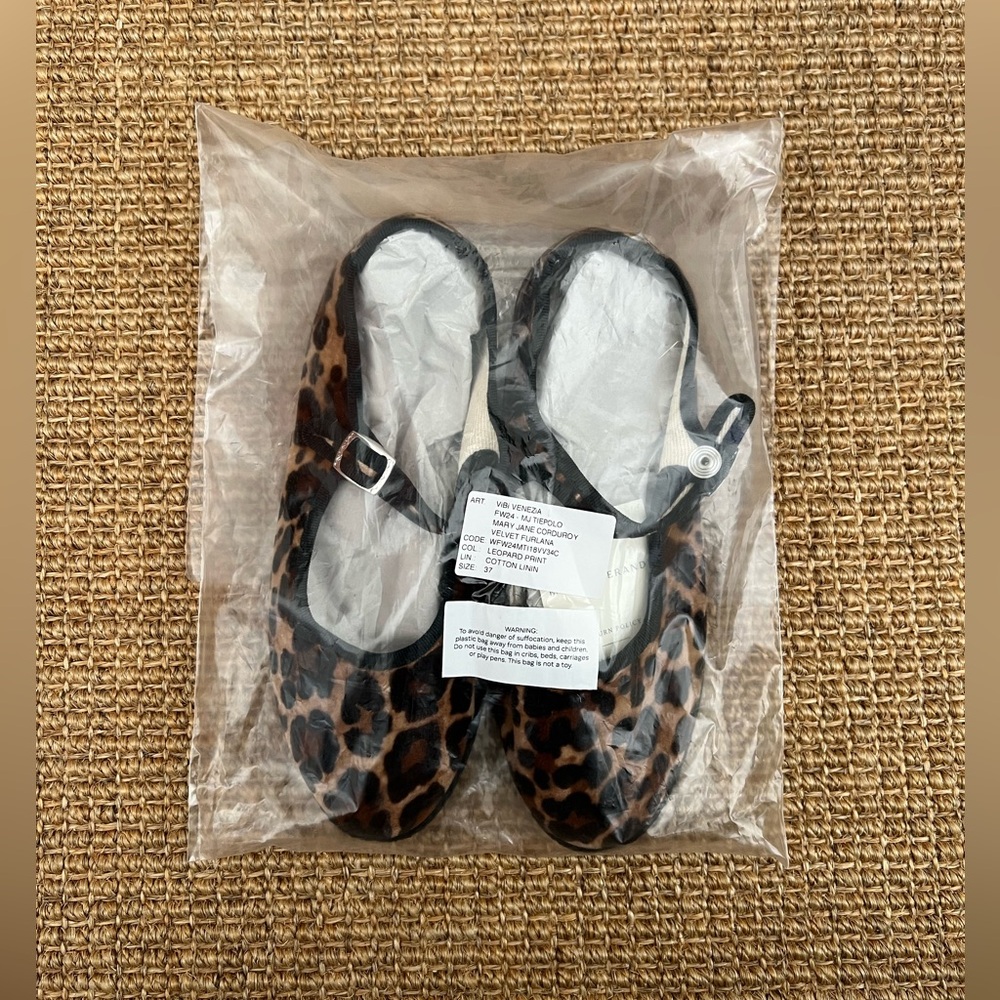 NWT ViBi Venezia Mary Jane Velvet Ballet Flats in Tiepolo (Leopard) Size 37